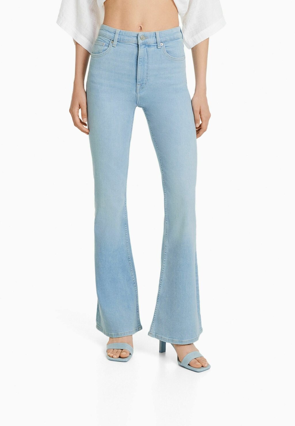 

Джинсы Bootcut Bershka