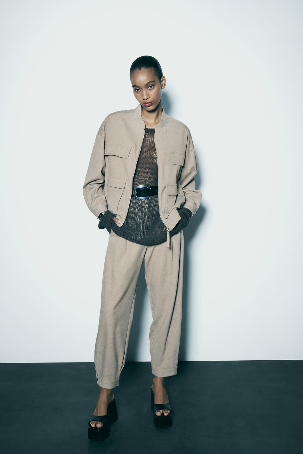 

Бомбер с карманами ZARA