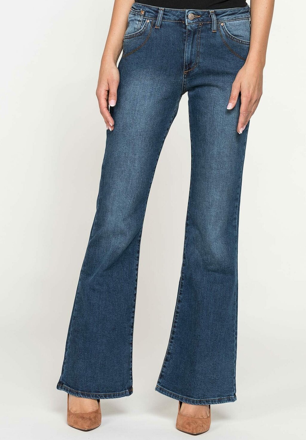 

Расклешенные джинсы Carrera Jeans