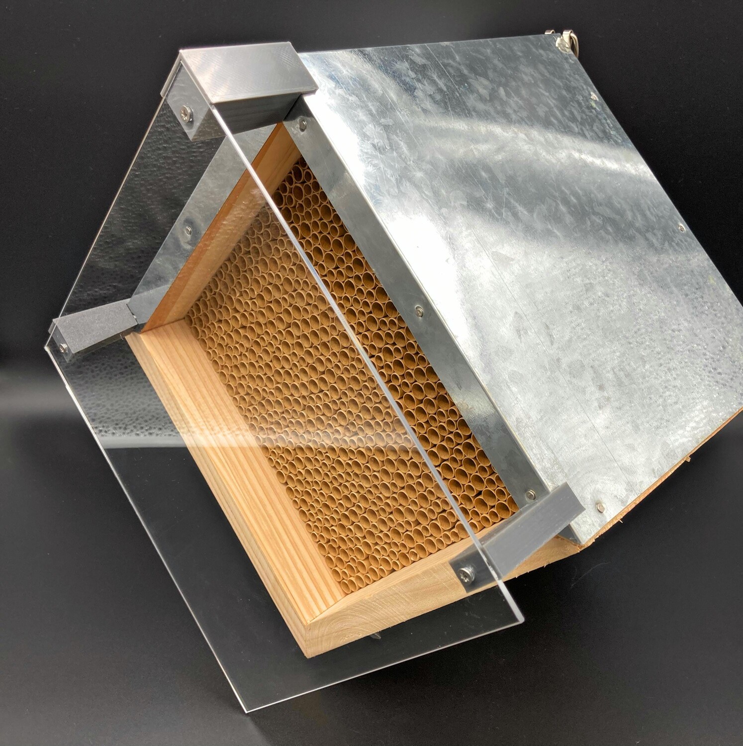 

Защитный чехол от птиц Printin3D, подходящий для пчелиного отеля BEESI