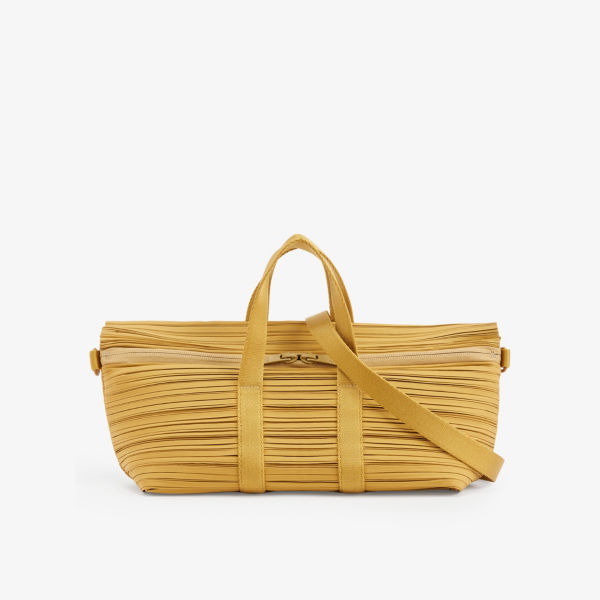 Плиссированная плетеная сумка с верхней ручкой Pleats Please Issey Miyake, цвет ocher