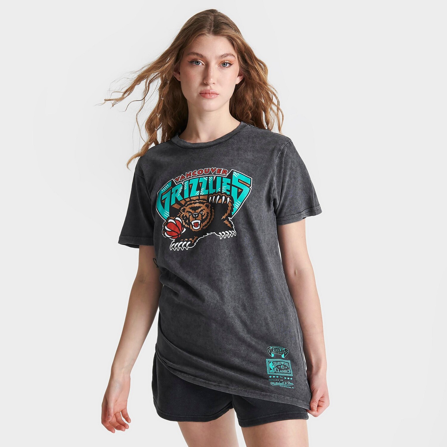 

Женская футболка Mitchell and Ness Vancouver Grizzlies NBA Moment, черный