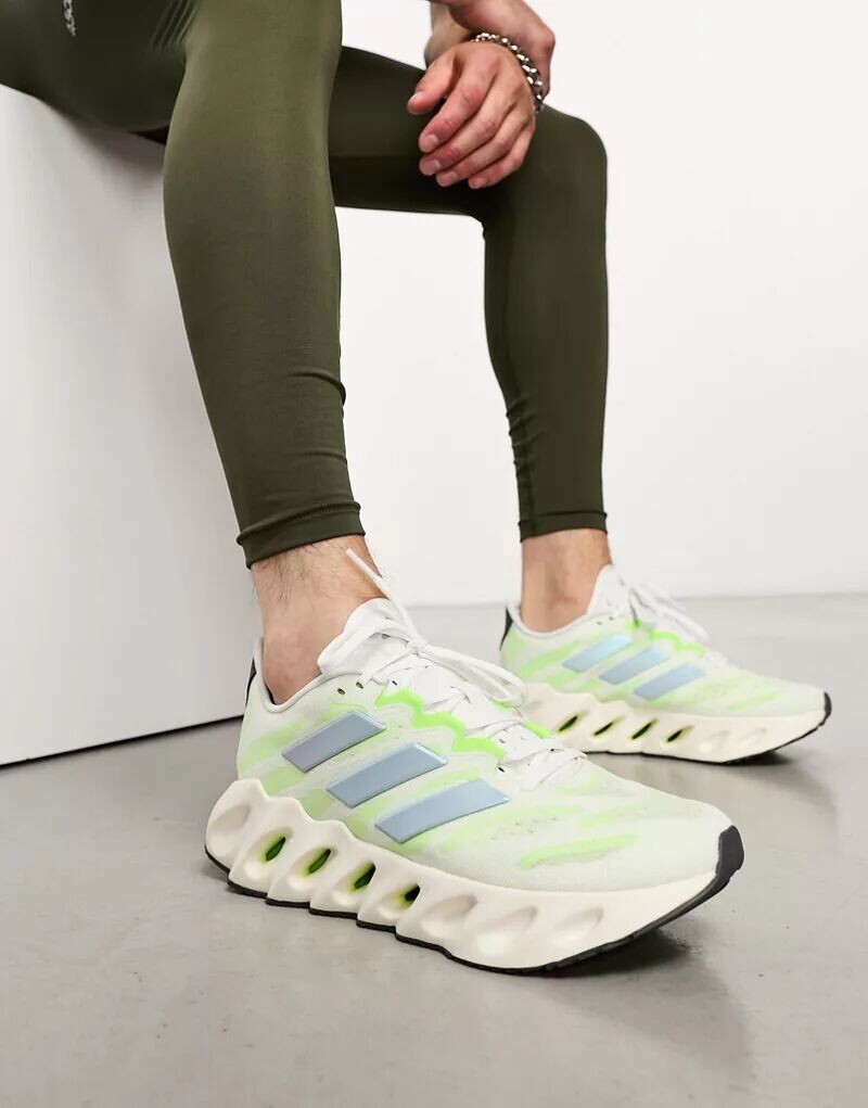 

Белые кроссовки adidas Running Switch FWD adidas performance