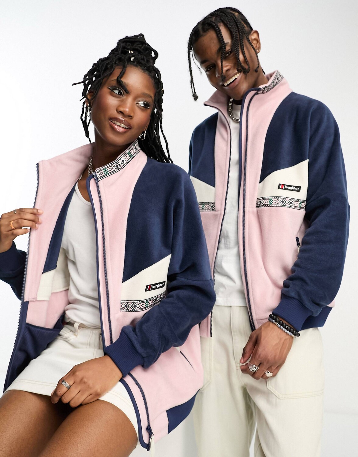 

Куртка унисекс Tramantana 91 от Berghaus в темно-синих и розовых тонах