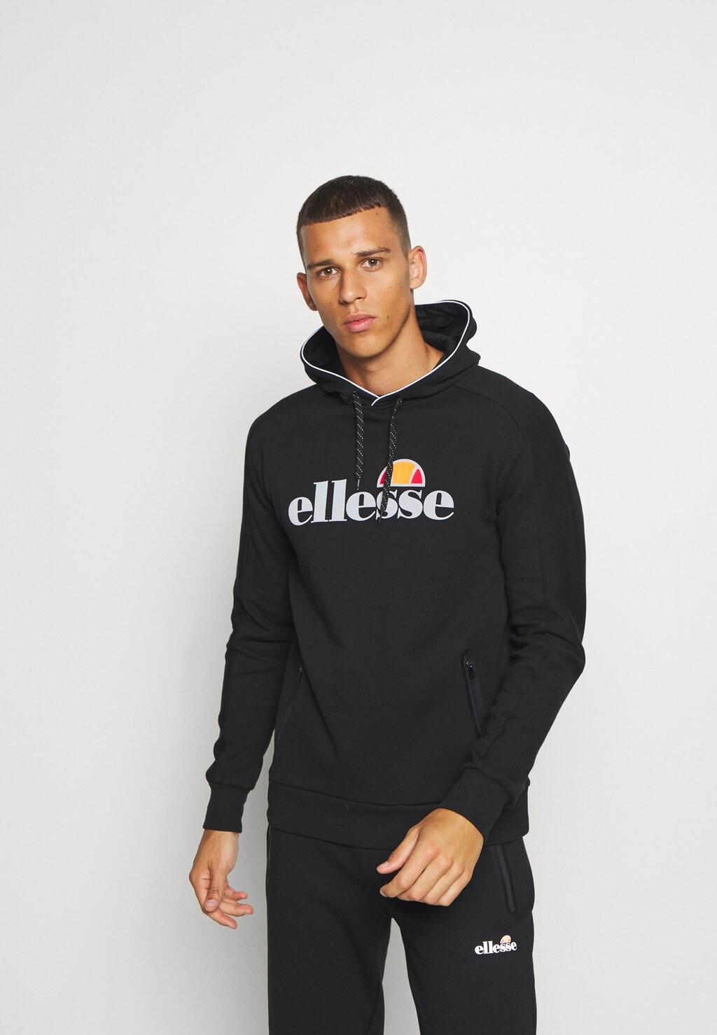 

Худи Ellesse, черный