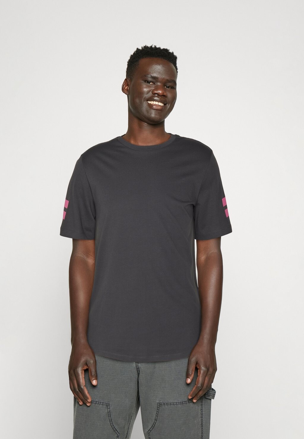 

Футболка с принтом Jcoboro Tee Crew Neck Jack & Jones, цвет asphalt