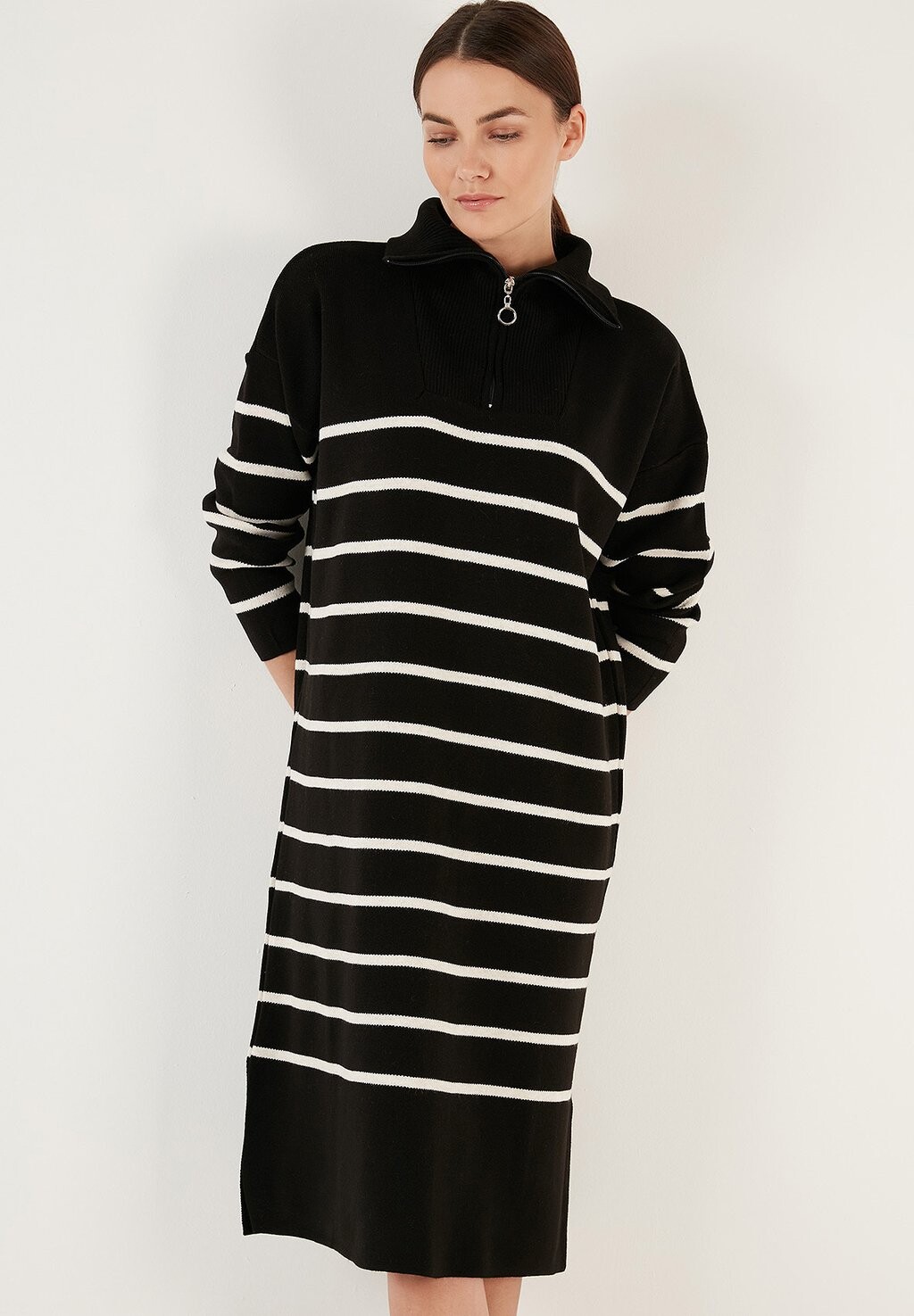 

Трикотажное платье LELA, цвет black/cream