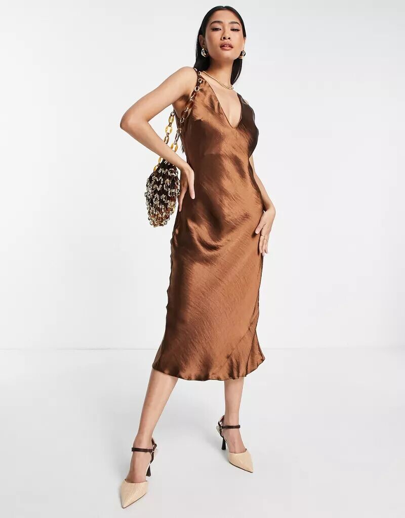 

Коричневое атласное платье миди с бретелями ASOS асимметричного кроя и изящным V-образным вырезом