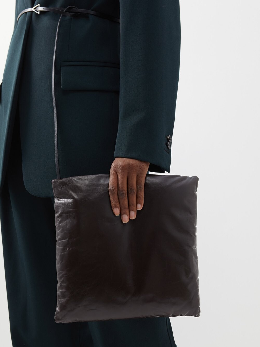 

Кожаный клатч pillow pouch Bottega Veneta, коричневый