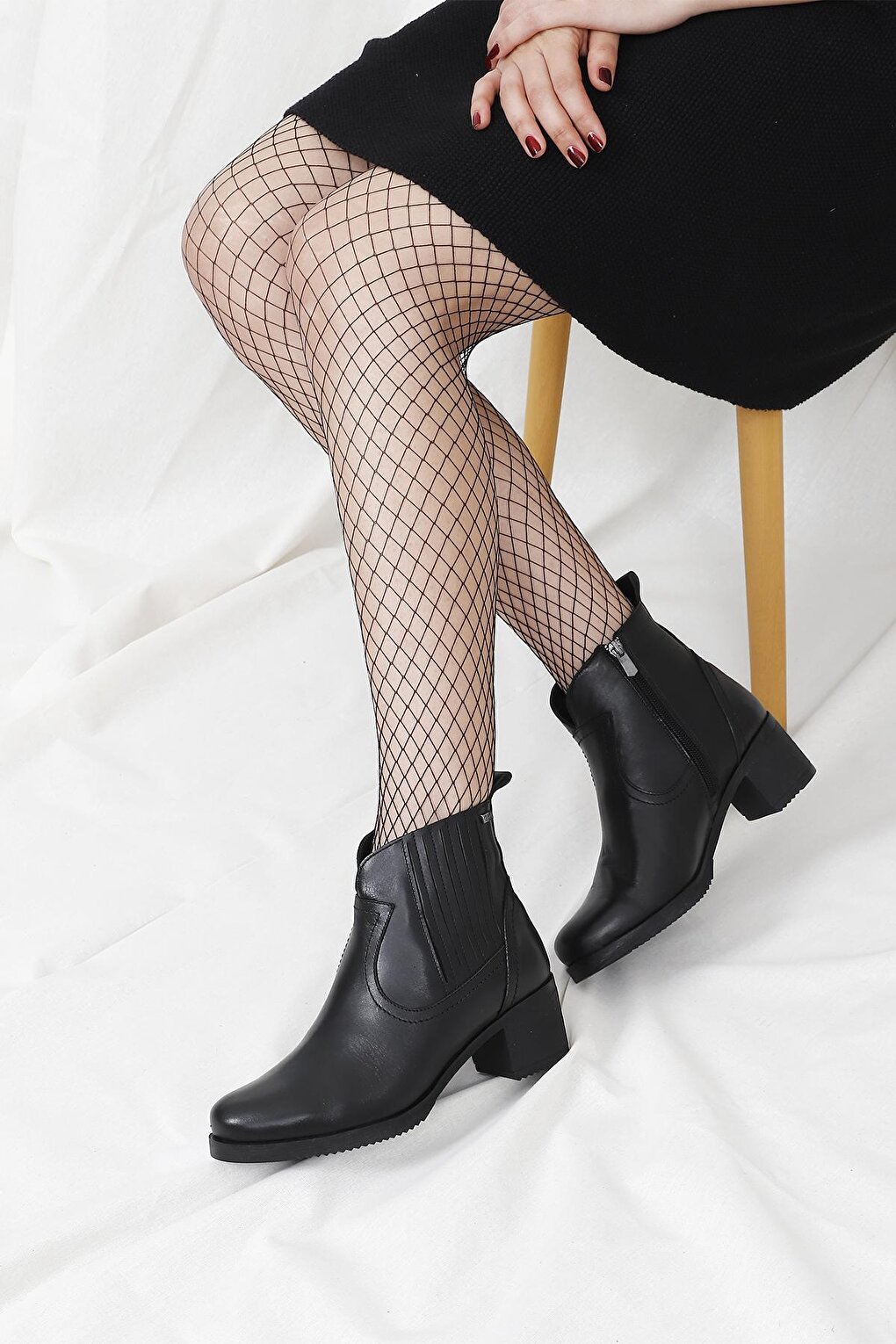 Женские повседневные ботинки на молнии из натуральной кожи с круглым носком на резиновой подошве 10404 GÖNDERİ(R), черный