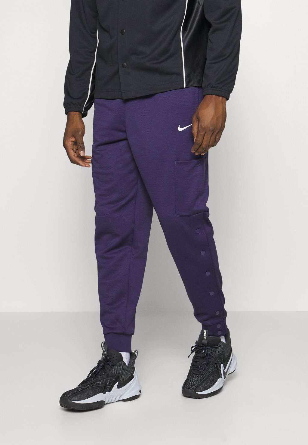 

Спортивные брюки CARGO PANT Nike, фиолетовые чернила