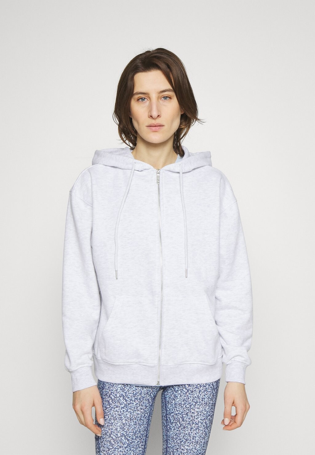 

Толстовка на молнии Cotton On