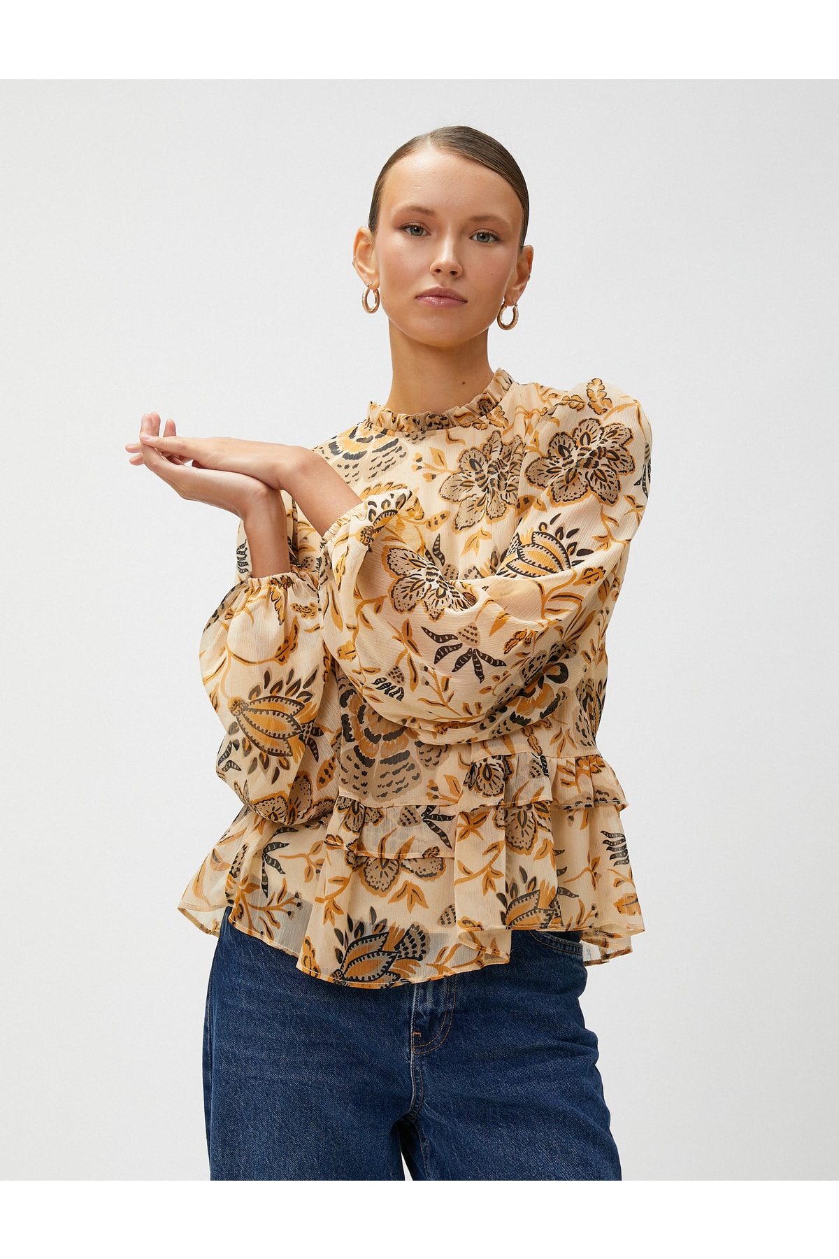 Блузка с цветочным принтом и оборками Koton, разноцветный блузка с цветочным принтом xs разноцветный