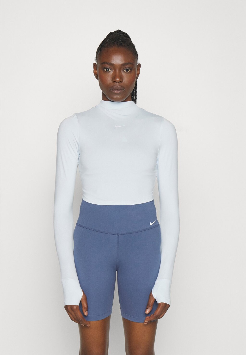 

Топ с длинными рукавами Nike W NK ONE LUXE DF LS CROP ESS, синий оттенок/светоотражающее серебро