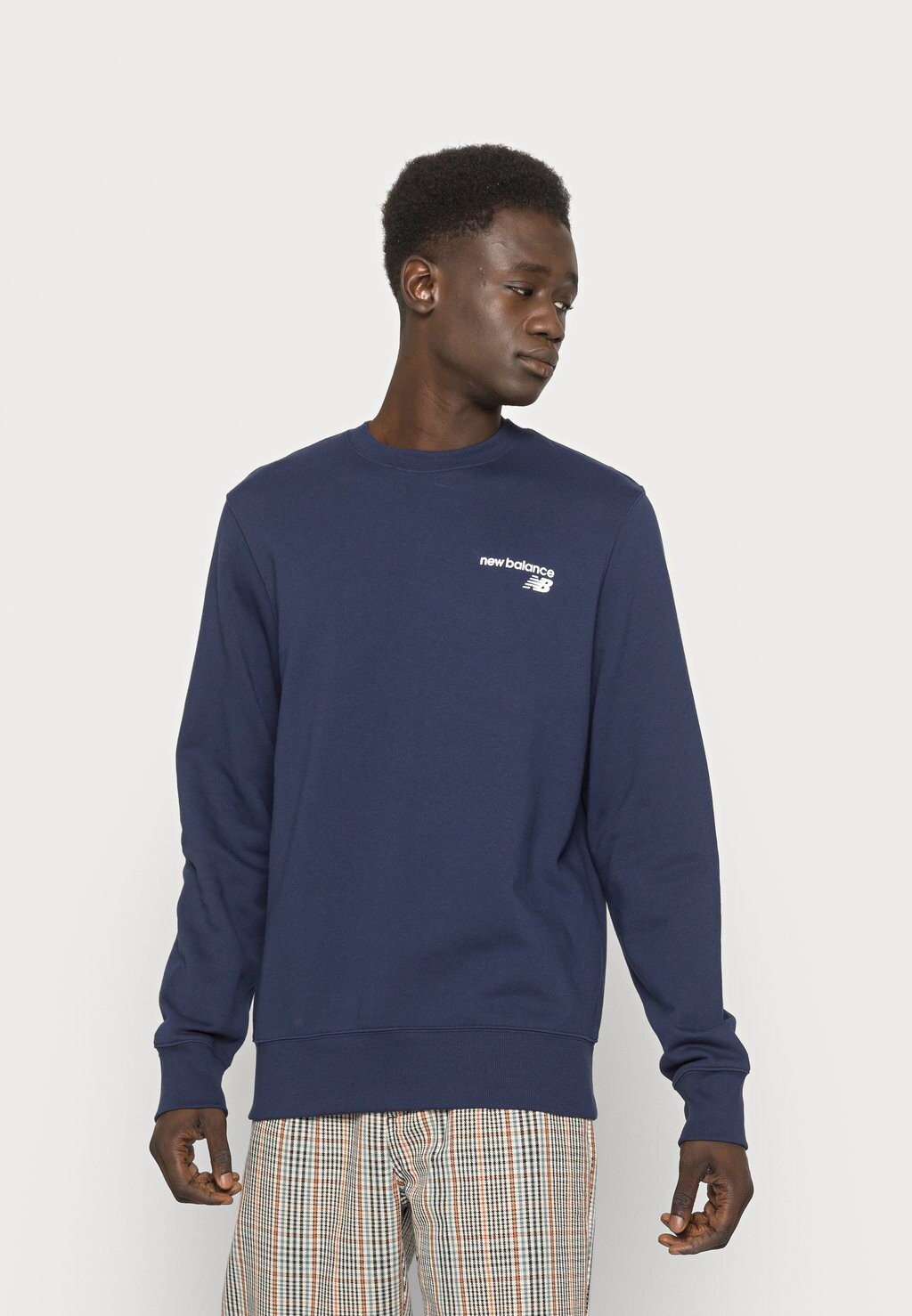 

Толстовка CLASSIC CORE CREW New Balance, пигмент