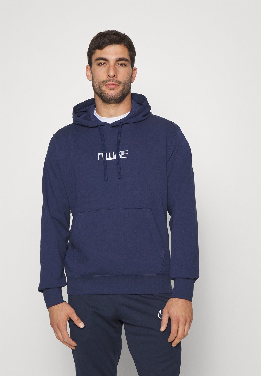 

Толстовка CLUB HOODIE Nike, темно-синий/белый