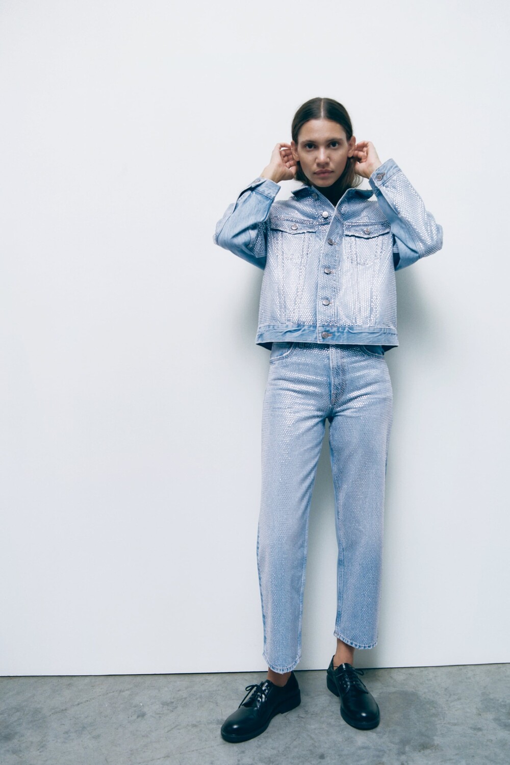 

Джинсы zw boyfriend с высокой посадкой Zara, выцветший синий