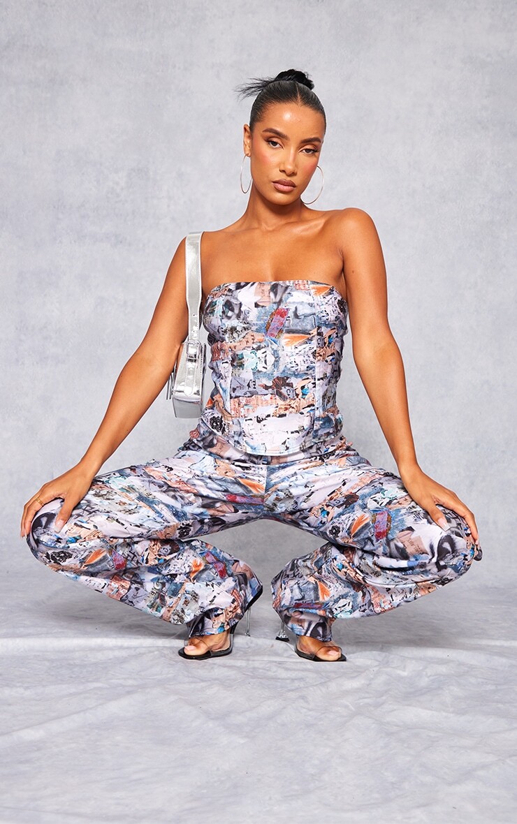 

PrettyLittleThing Синий абстрактный коллажный принт - эластичный корсет-бандо