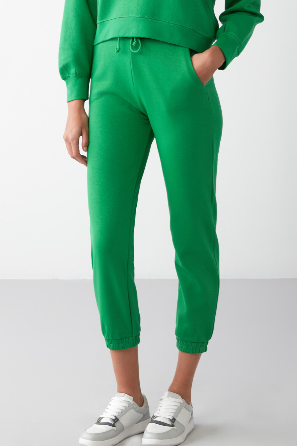 

Свободные спортивные штаны Lexi Basic GRIMELANGE, зеленый