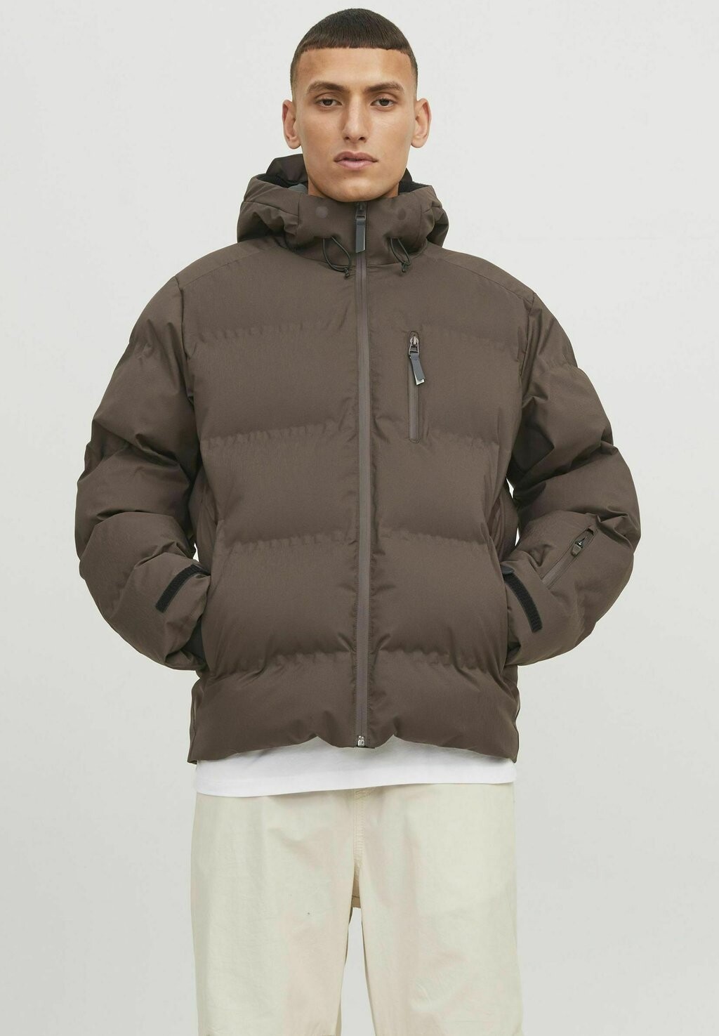 

Зимняя куртка Jack & Jones, тюлень коричневый