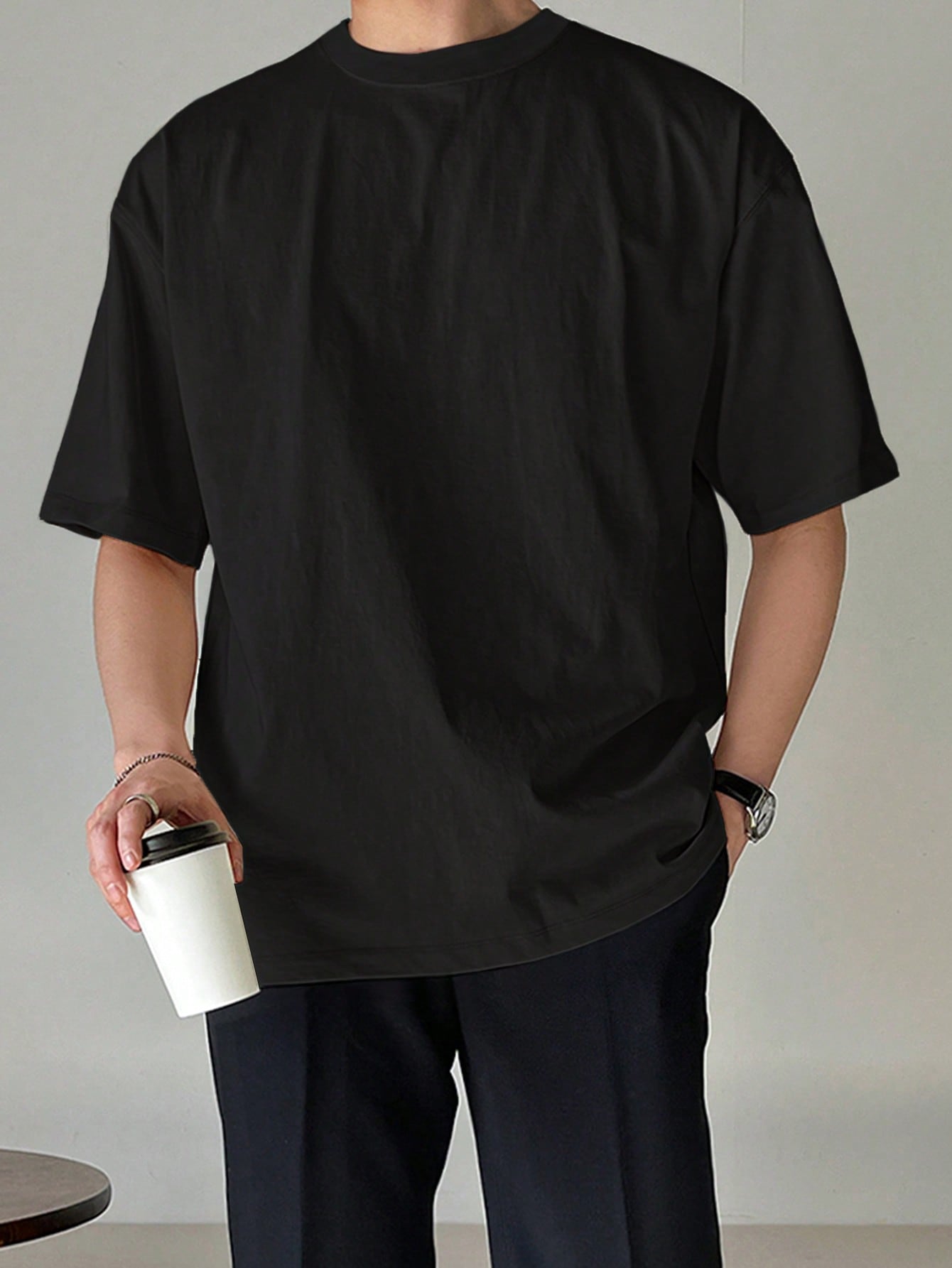 DAZY Мужская летняя однотонная футболка с круглым вырезом и короткими рукавами, черный