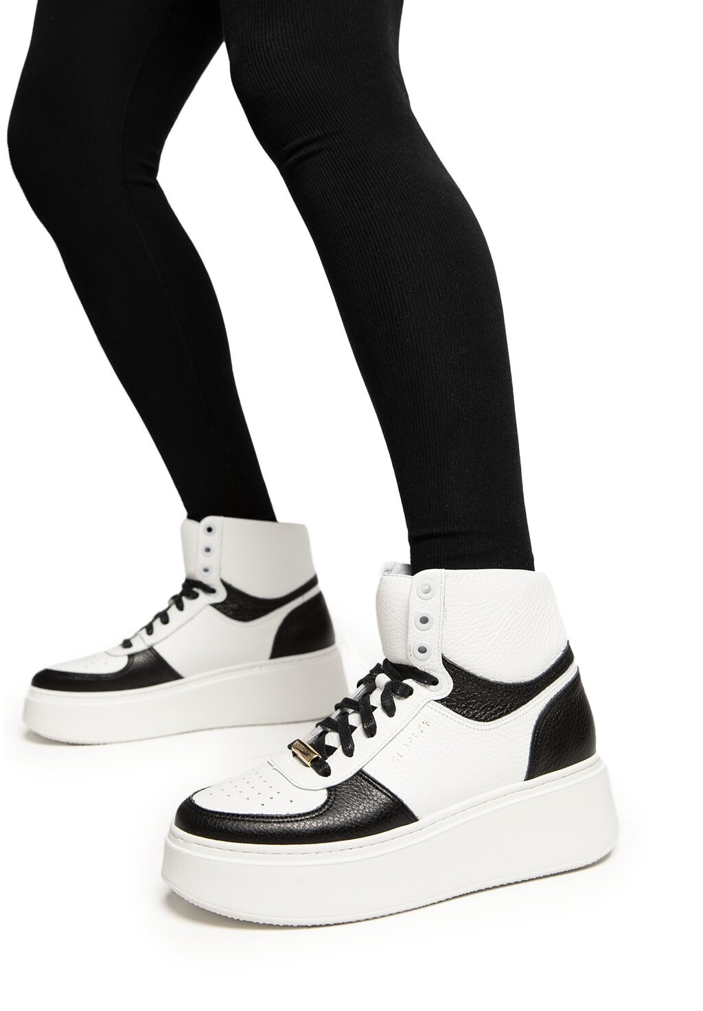 

Высокие кроссовки CHARLES FOOTWEAR