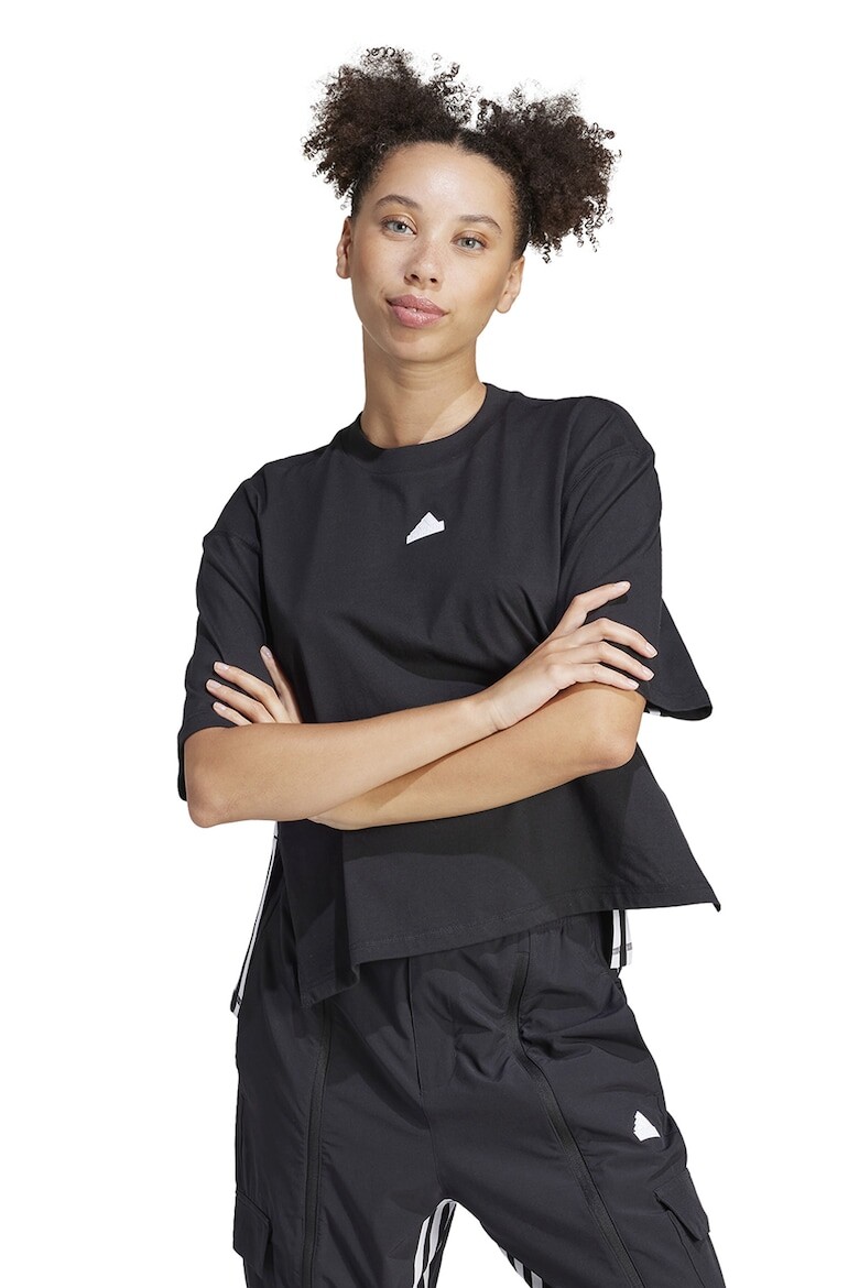 

Танцевальная футболка с овальным вырезом и логотипом Adidas Sportswear, черный