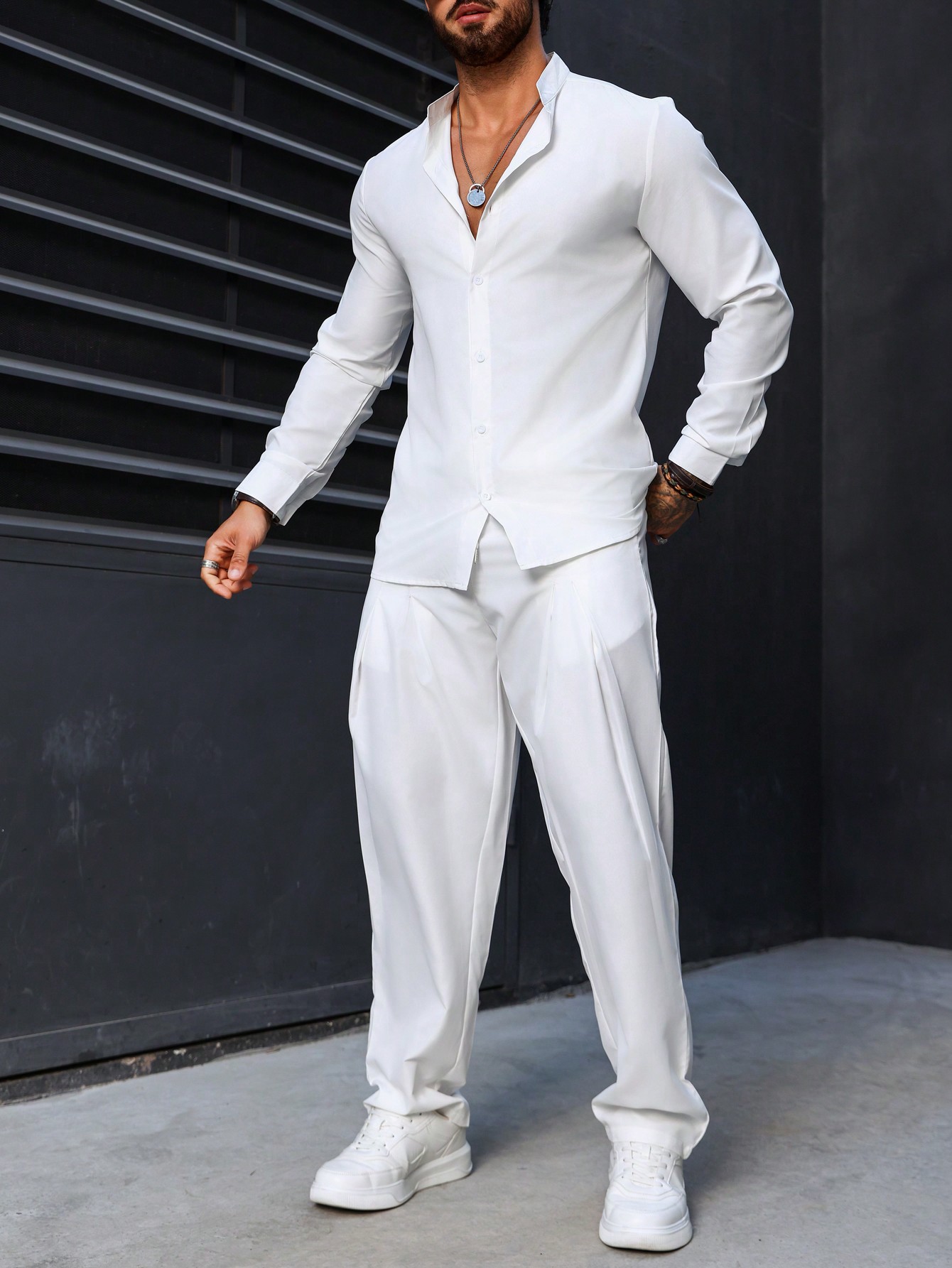 Мужской однотонный комплект из рубашки и брюк с длинными рукавами Manfinity Hypemode, белый