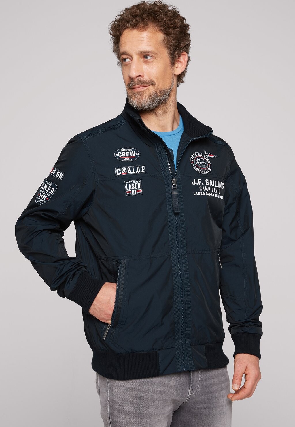 

Демисезонная куртка MIT TAPES UND LABEL PATCHES Camp David, цвет blue navy