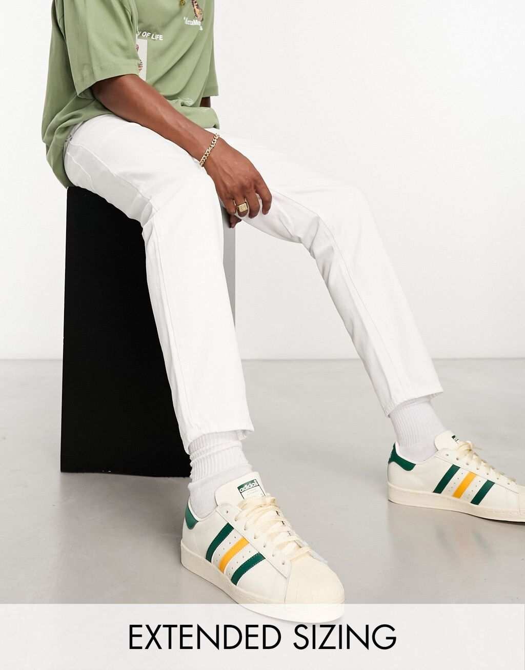 

Белые классические жесткие джинсы ASOS DESIGN