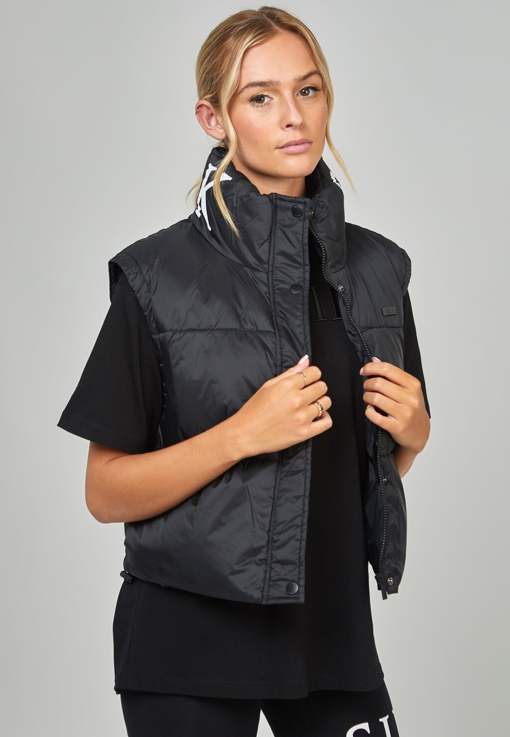 

Жилет SIKSILK