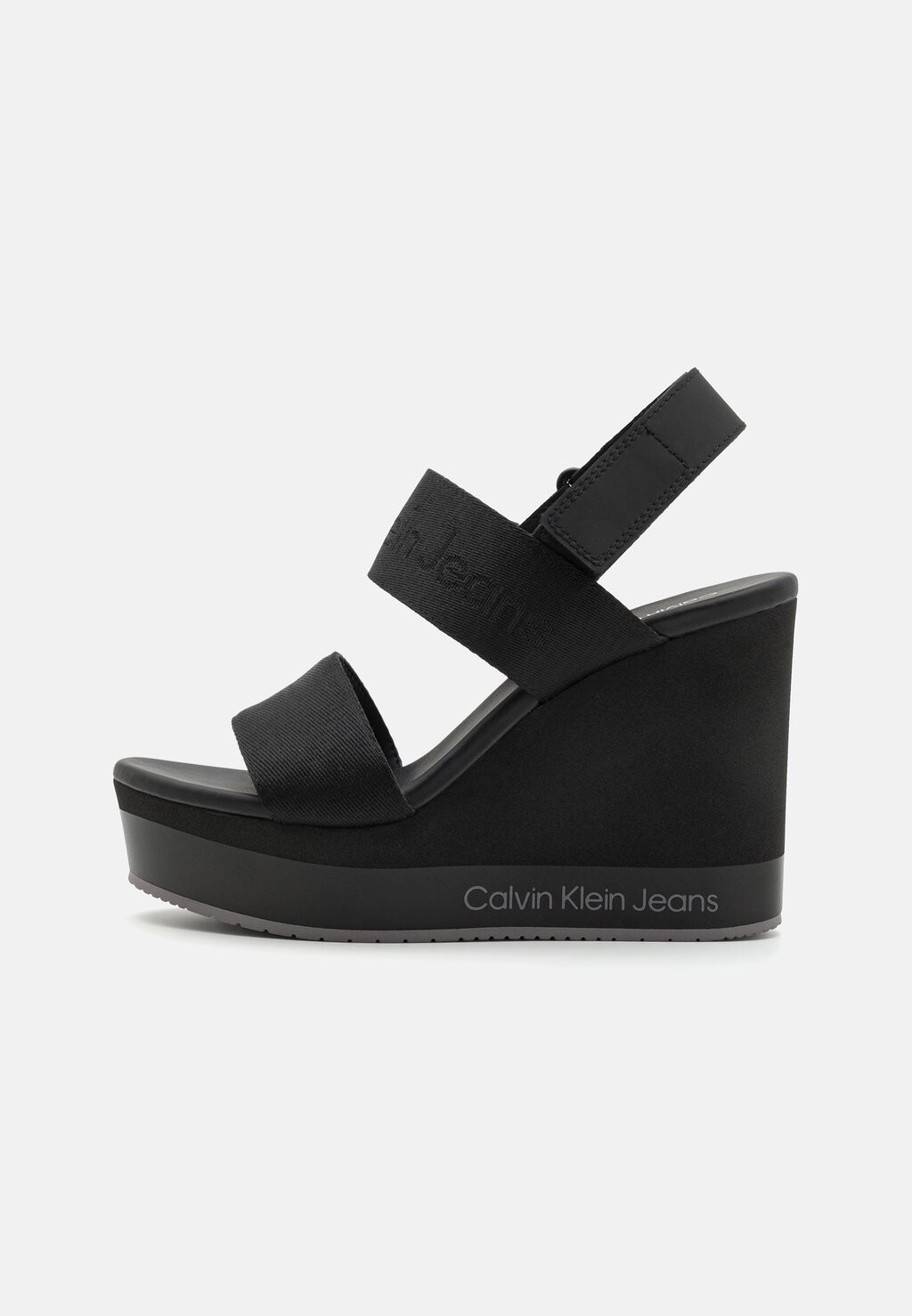 Сандалии на платформе WEDGE Calvin Klein Jeans, цвет black босоножки на платформе wedge block metallic calvin klein jeans цвет black silver