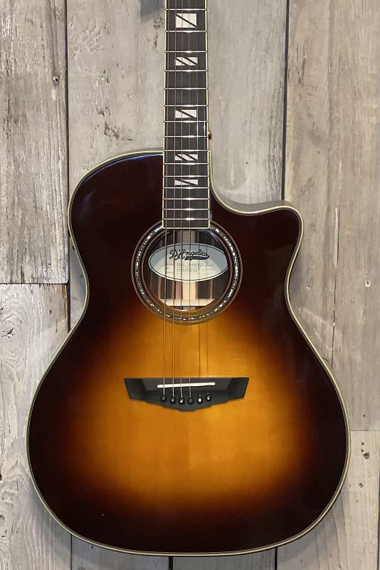 цена Акустическая гитара D'Angelico Excel Gramercy Acoustic/Electric Vintage Sunburst Hard Shell Case Included plus Extras !