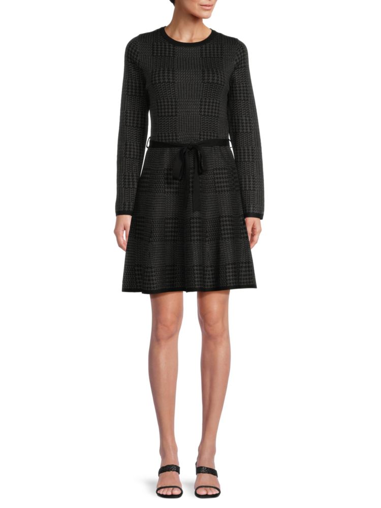 Мини-платье в клетку с поясом и расклешенной юбкой Max Studio, черный цена и фото