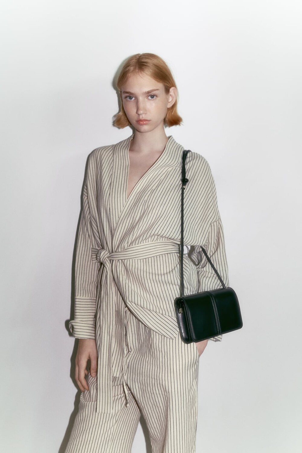 

Сумка через через плечо с узелом ZARA, черный