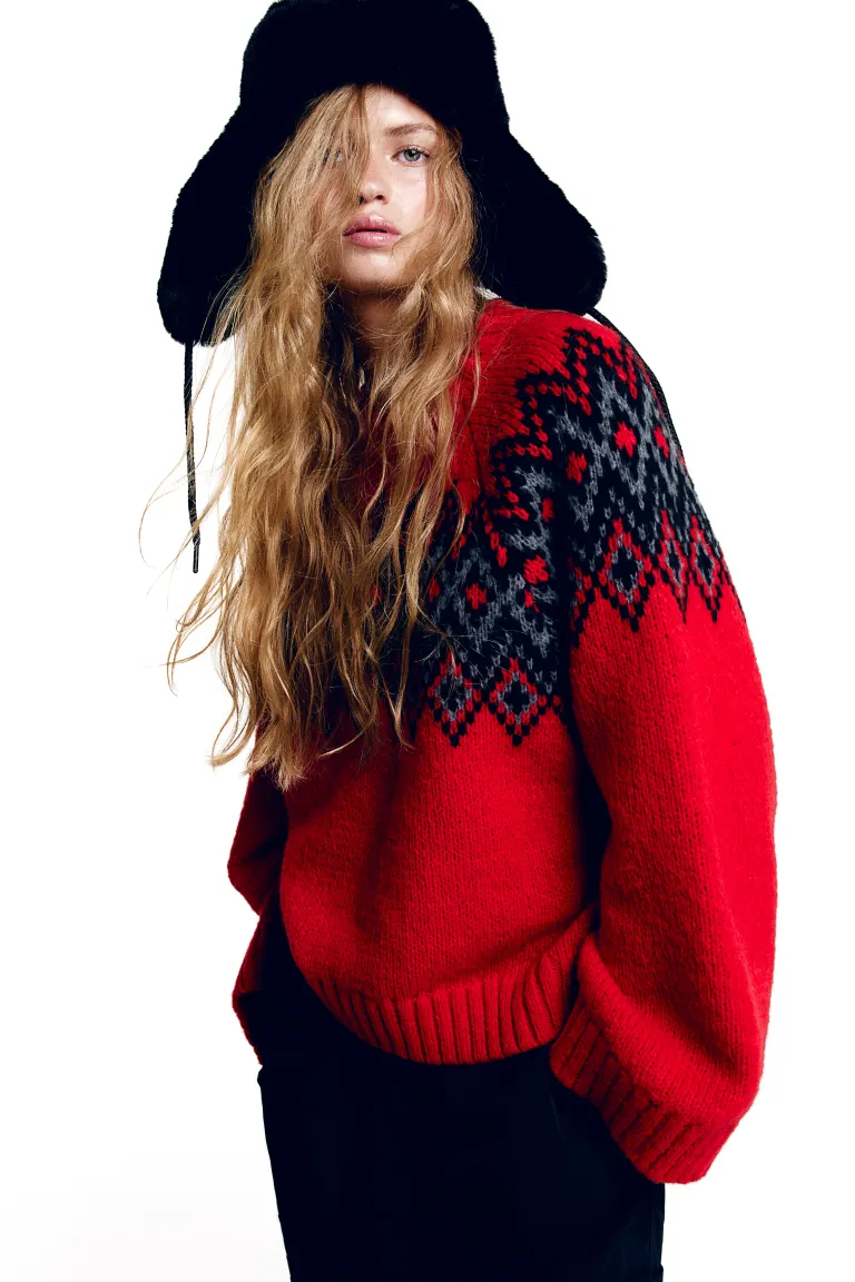

Пушистая шапка с наушниками H&M, черный