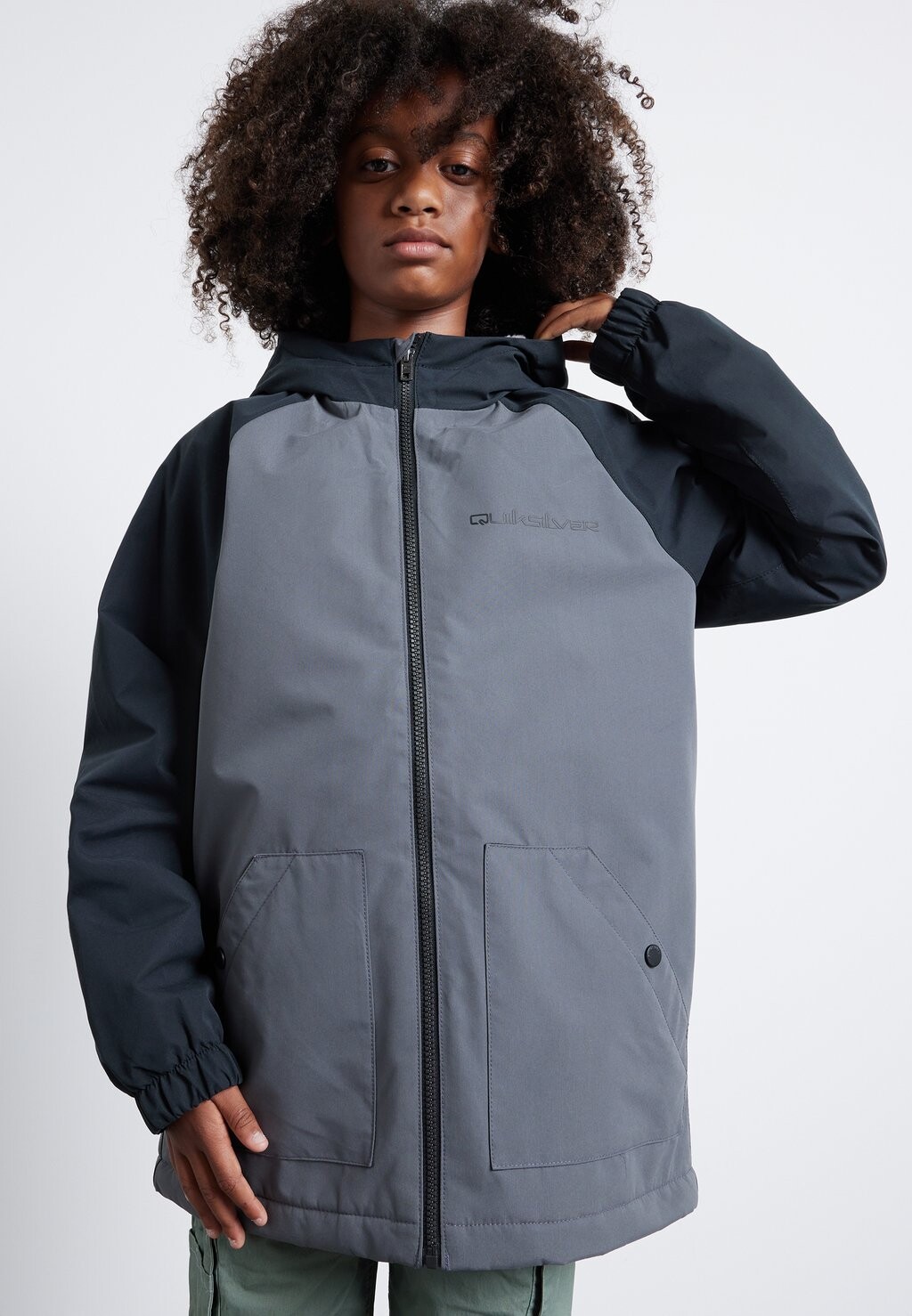 цена Парка ISAAC YOUTH Quiksilver, цвет black