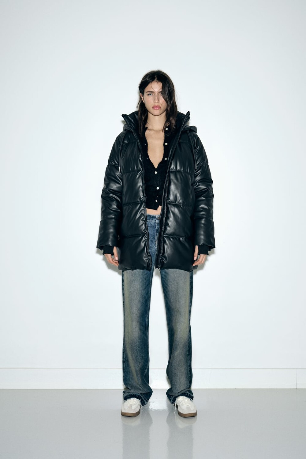 

Пуховик из искусственной кожи ZARA, черный