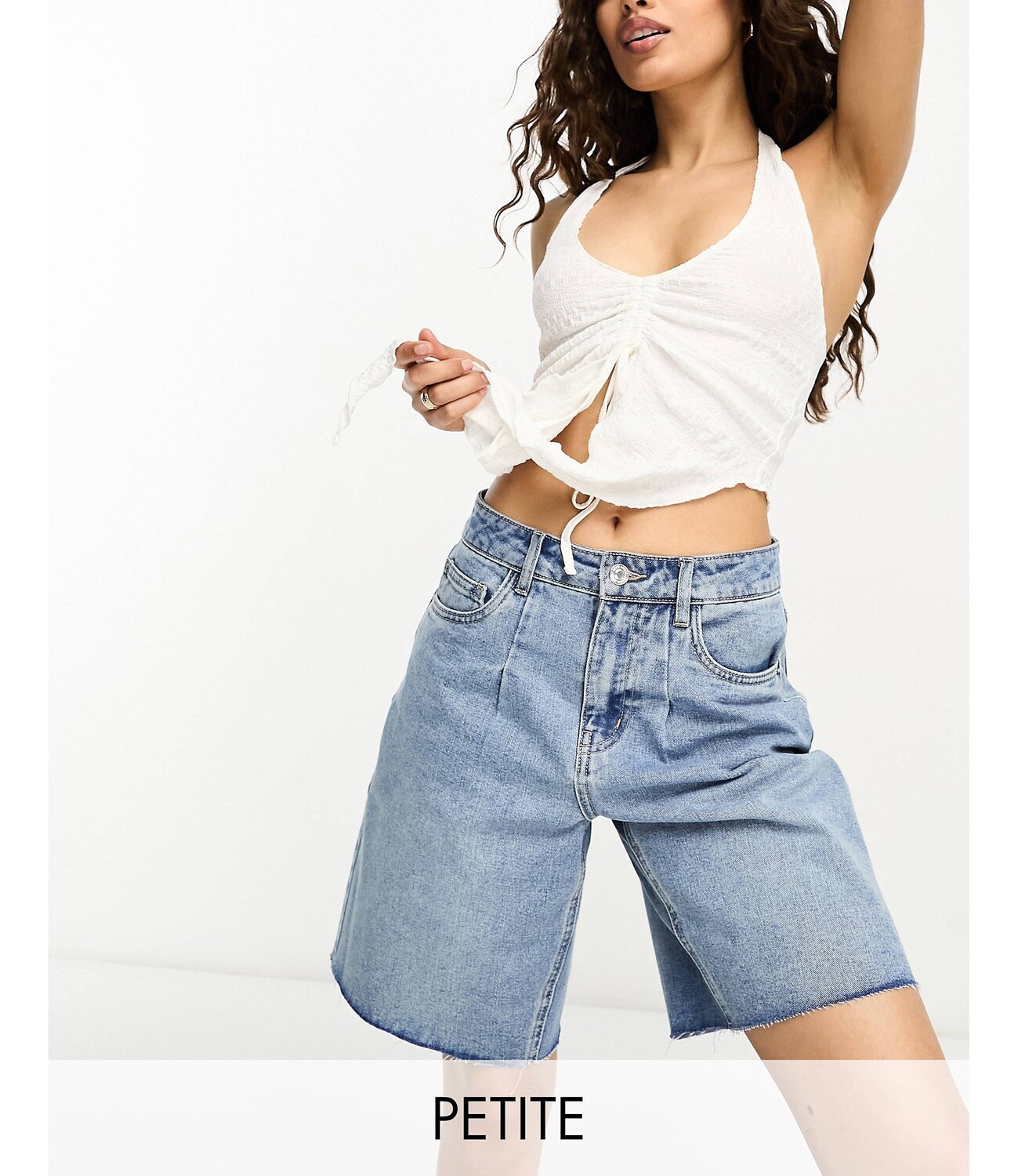 

Голубые удлиненные джинсовые шорты с необработанным краем Vero Moda Petite