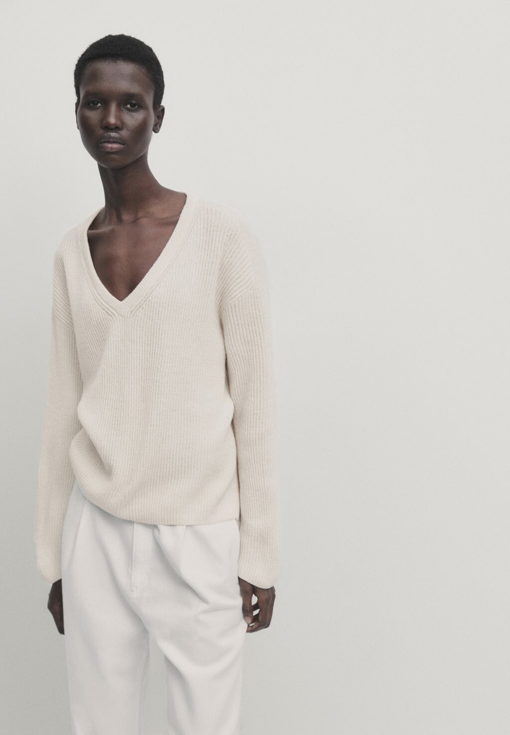 

Вязаный свитер Massimo Dutti, цвет beige