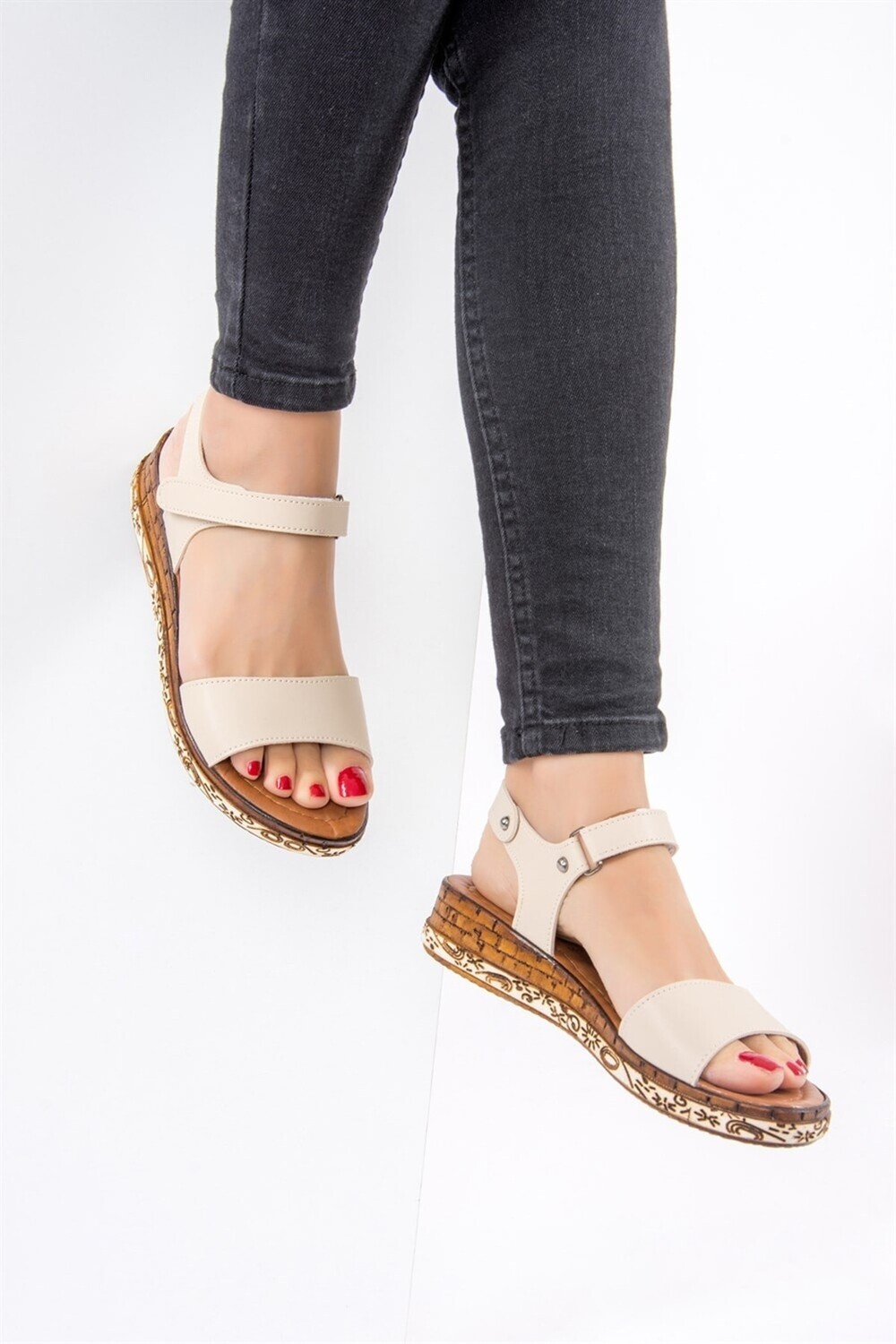 

Бежевые женские босоножки Fox Shoes, бежевый
