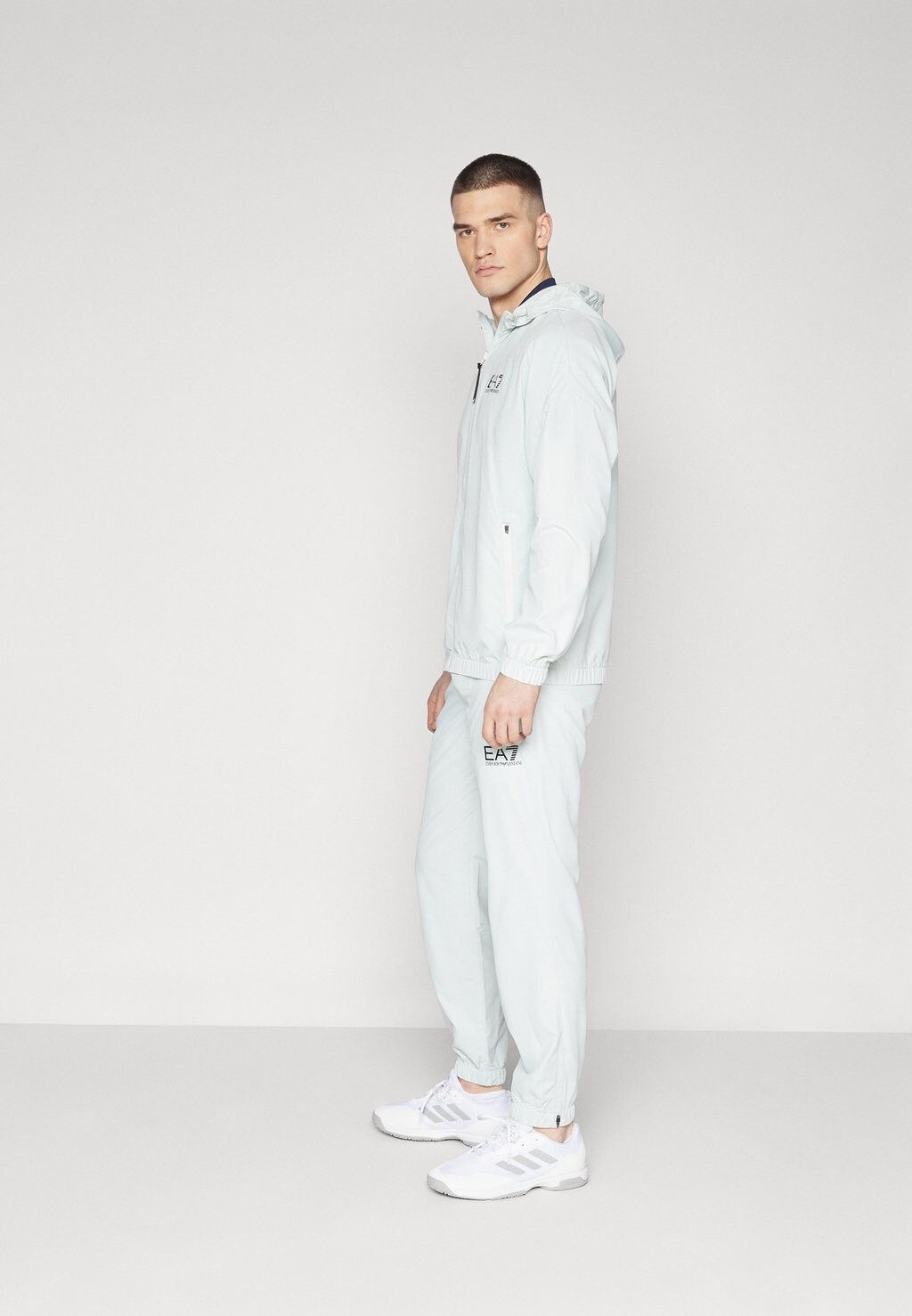 

Спортивный костюм TUTA SPORTIVA EA7 Emporio Armani, цвет ice flow