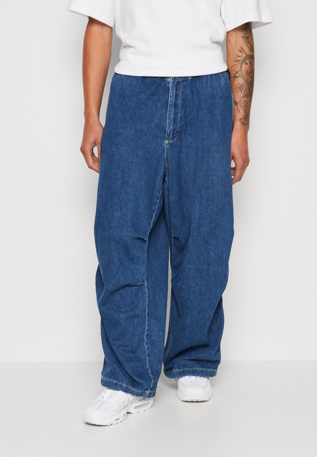 

Джинсы свободного кроя BDG Urban Outfitters