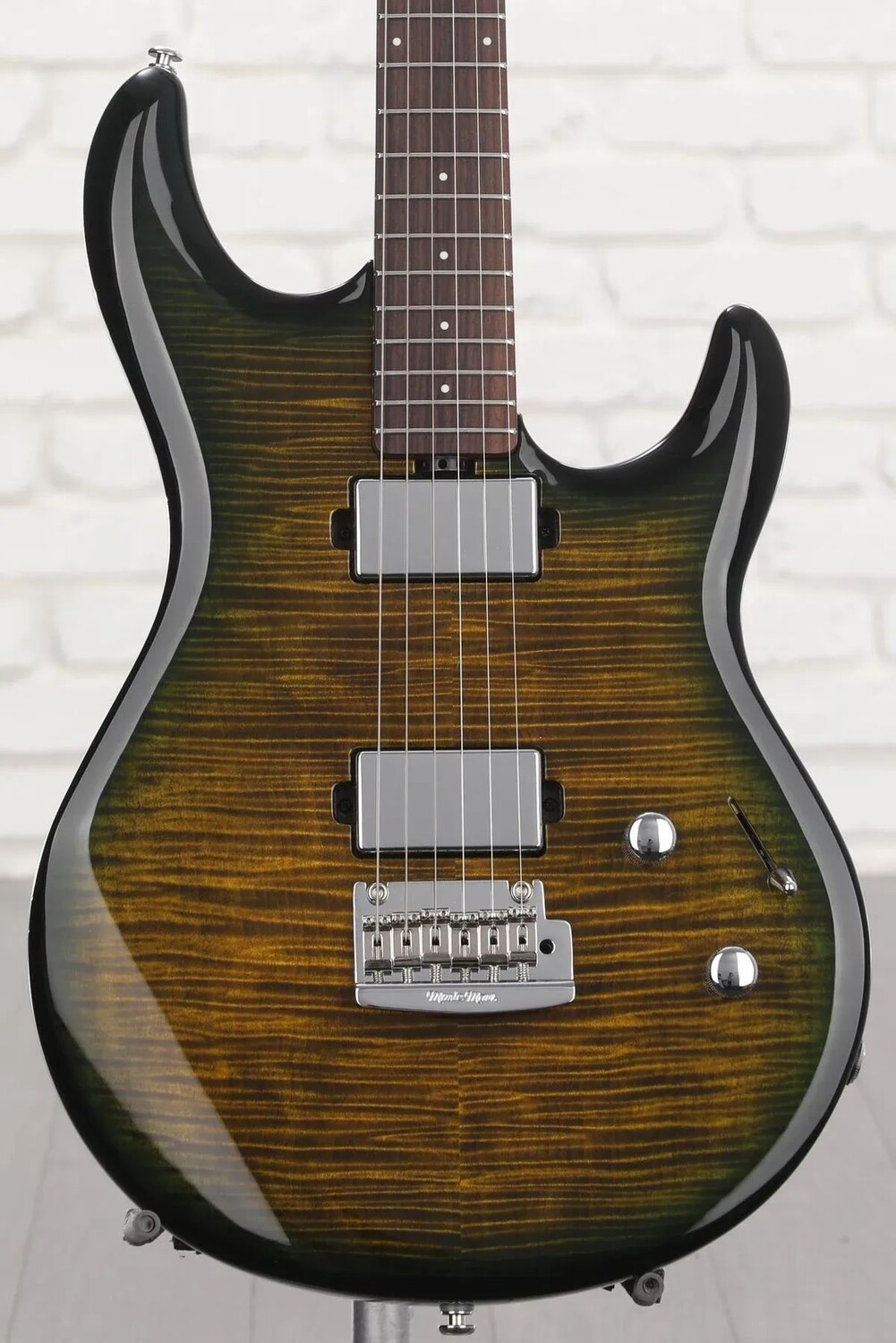 

Новая электрогитара Ernie Ball Music Man Steve Lukather L4 с кленовым верхом - Gator Burst