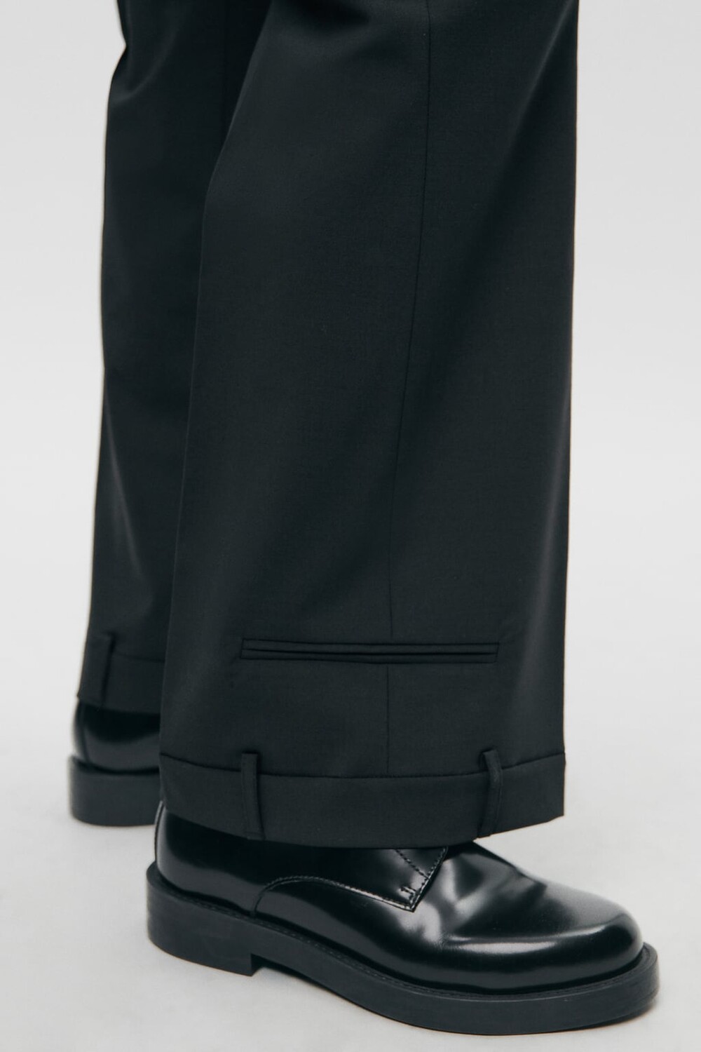 

Брюки с эластичным нимом ZARA, черный