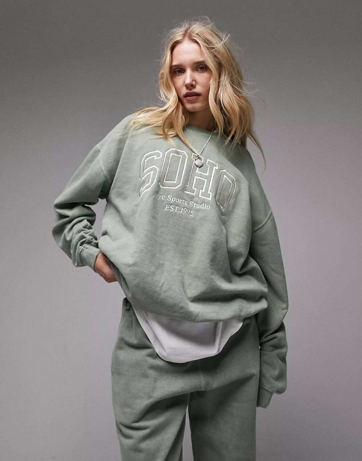 

Зеленые винтажные свитшоты Topshop в стиле oversize с графической вышивкой Soho, Зеленый