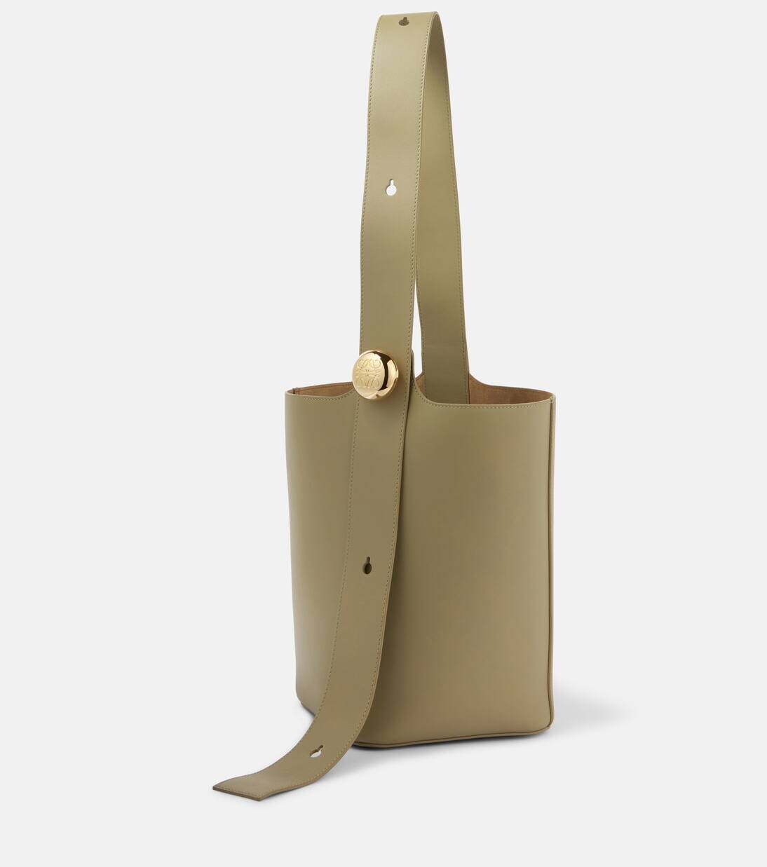 Кожаная сумка-ведро Pebble Medium Loewe, цвет eucalyptus green