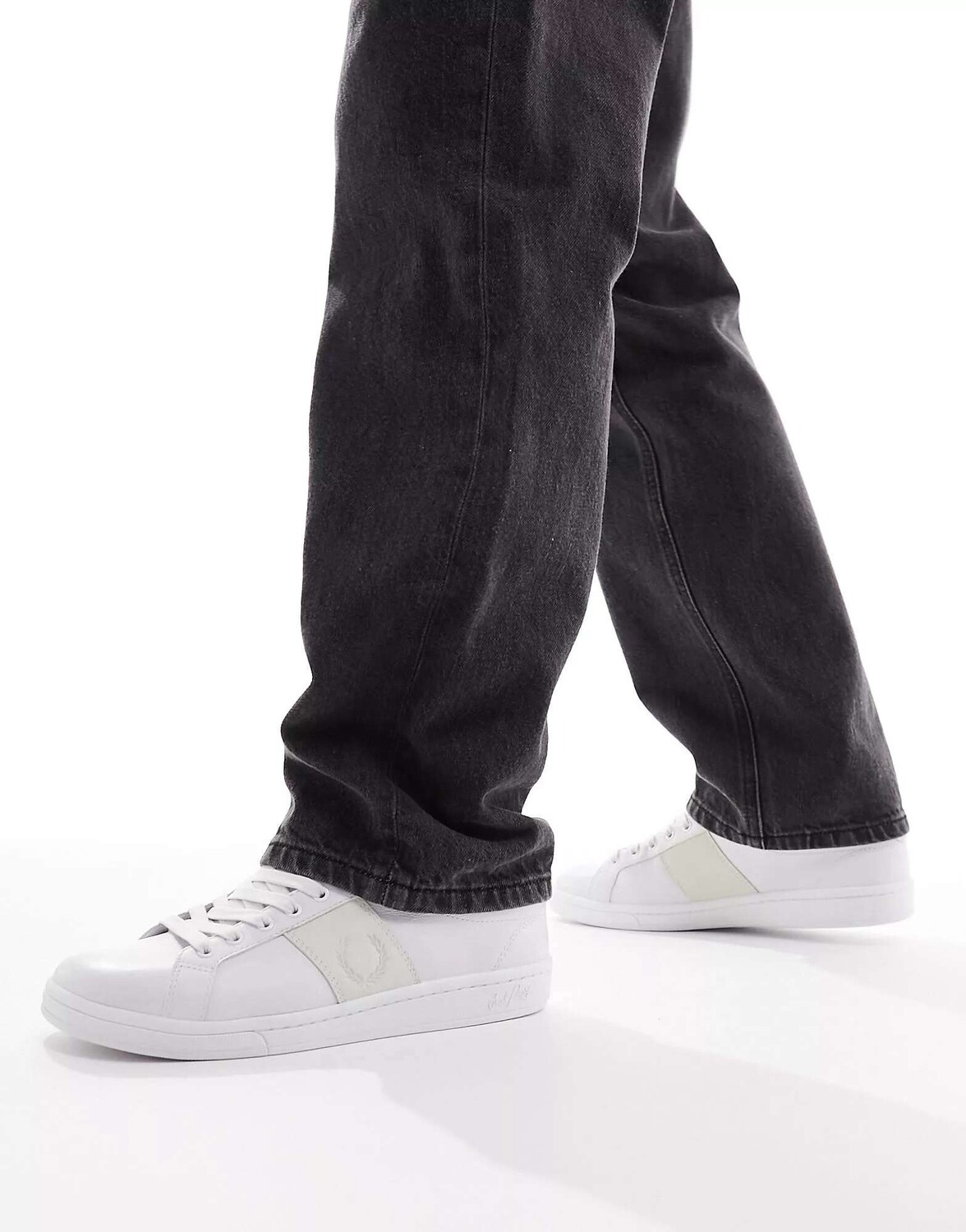 

Белые кожаные кроссовки с логотипом Fred Perry, Белый