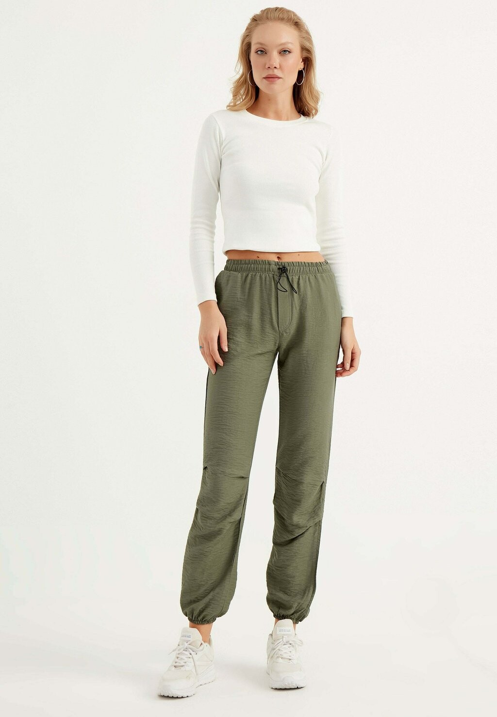 

Спортивные штаны Herita, цвет khaki
