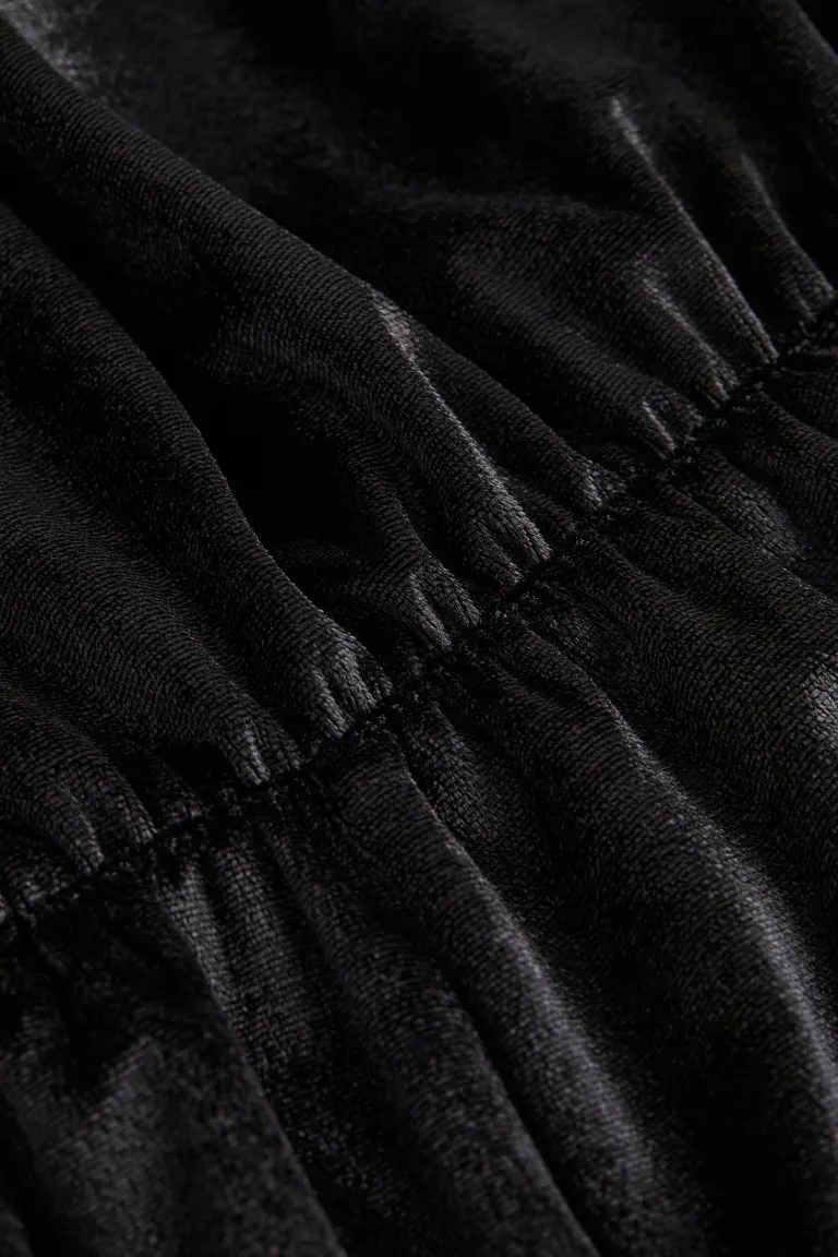 

Короткий плюшевый комбинезон с открытыми плечами H&M, черный